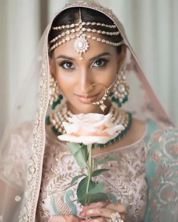 The City of Etiquette and Its Matrimonial Soul: Sunni Matrimony in Lucknow